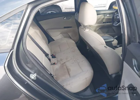 2021 Kia Forte Lxs из США, поврежденный, VIN 3KPF24AD5ME373383